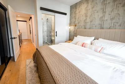 Comment injecter du romantisme dans votre déco avec le chic industriel