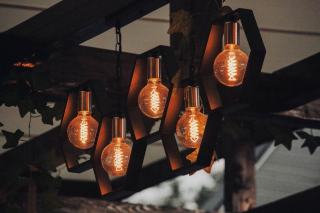 Ampoule filament vintage : culot, forme et teinte à choisir