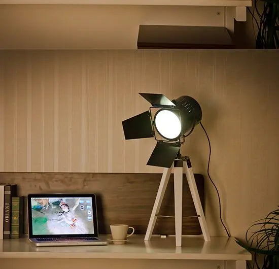 Lampe Industrielle Sur Pied Photographe